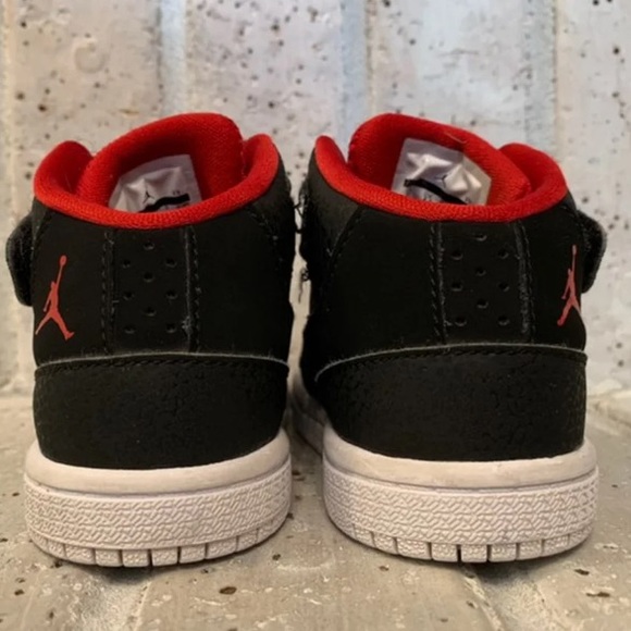 Air Jordan (toddler) - Picture 4 of 6